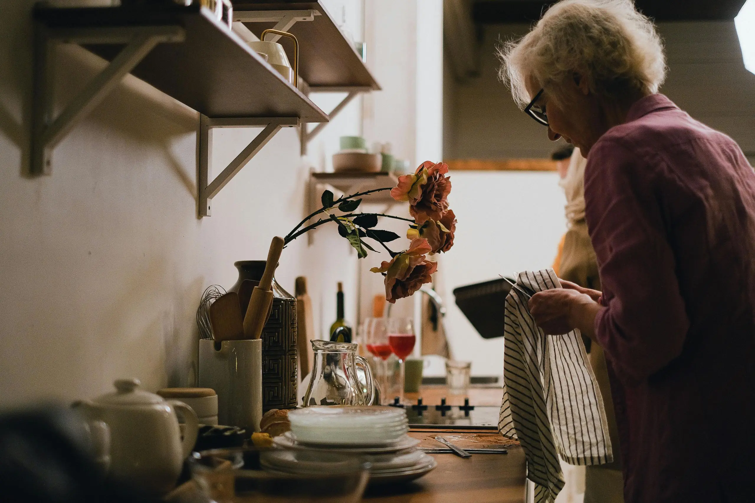 Benefits of Waking Night Care for the Elderly