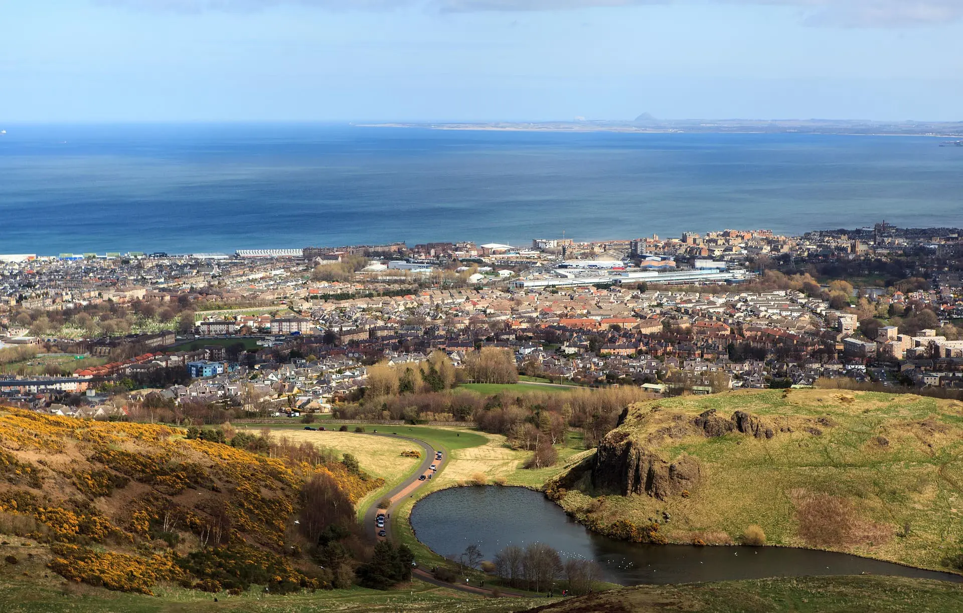 Modern Home Help: Staying Connected to Edinburgh